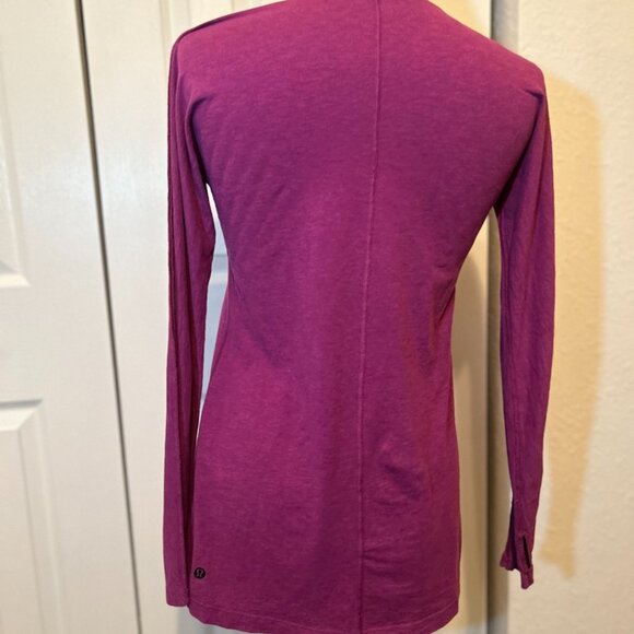 Lululemon Heather Purple Running Top With Thumb Hole Lightweight, Size 6 - Picture 2 of 3